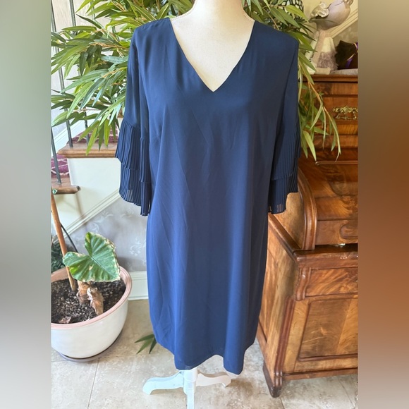 Sam Edelman ladies navy dress excellent condition, size 10 fully line - Picture 6 of 12